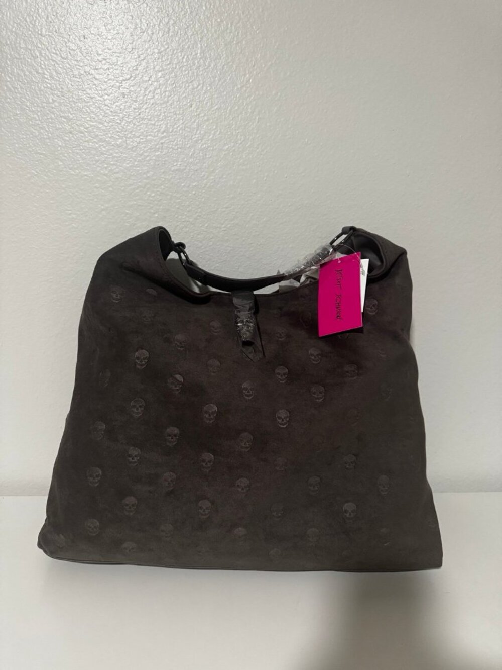 BETSEY JOHNSON LARGE GRAY FAUX SUEDE SHOULDER TOTE PURSE W/ SKULLS & POUCH NWT